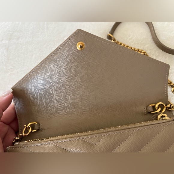 YSL Cassandre WOC - Picture 8 of 13